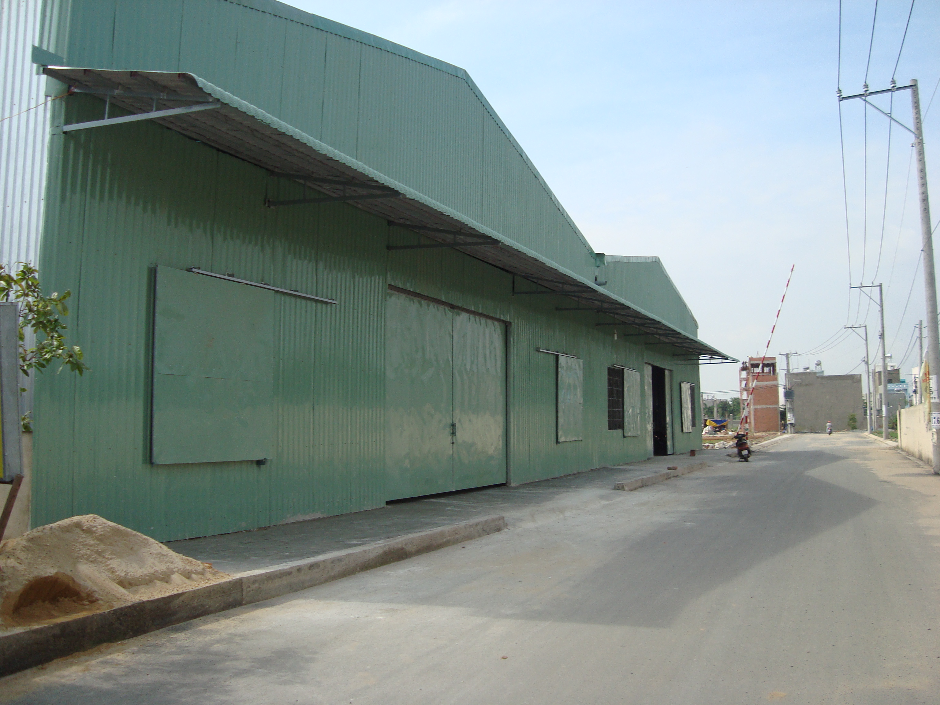 Cho thuê gấp 2 kho xưởng mới xây 500m2 và 1200m2 đường Nguyễn Duy Trinh, Quận 9