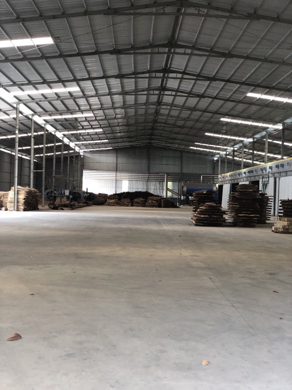 Cần bán nhà xưởng 5500m2 KV đất SKC rộng 23808m2 ở Vĩnh Tân, Tân Uyên, BD