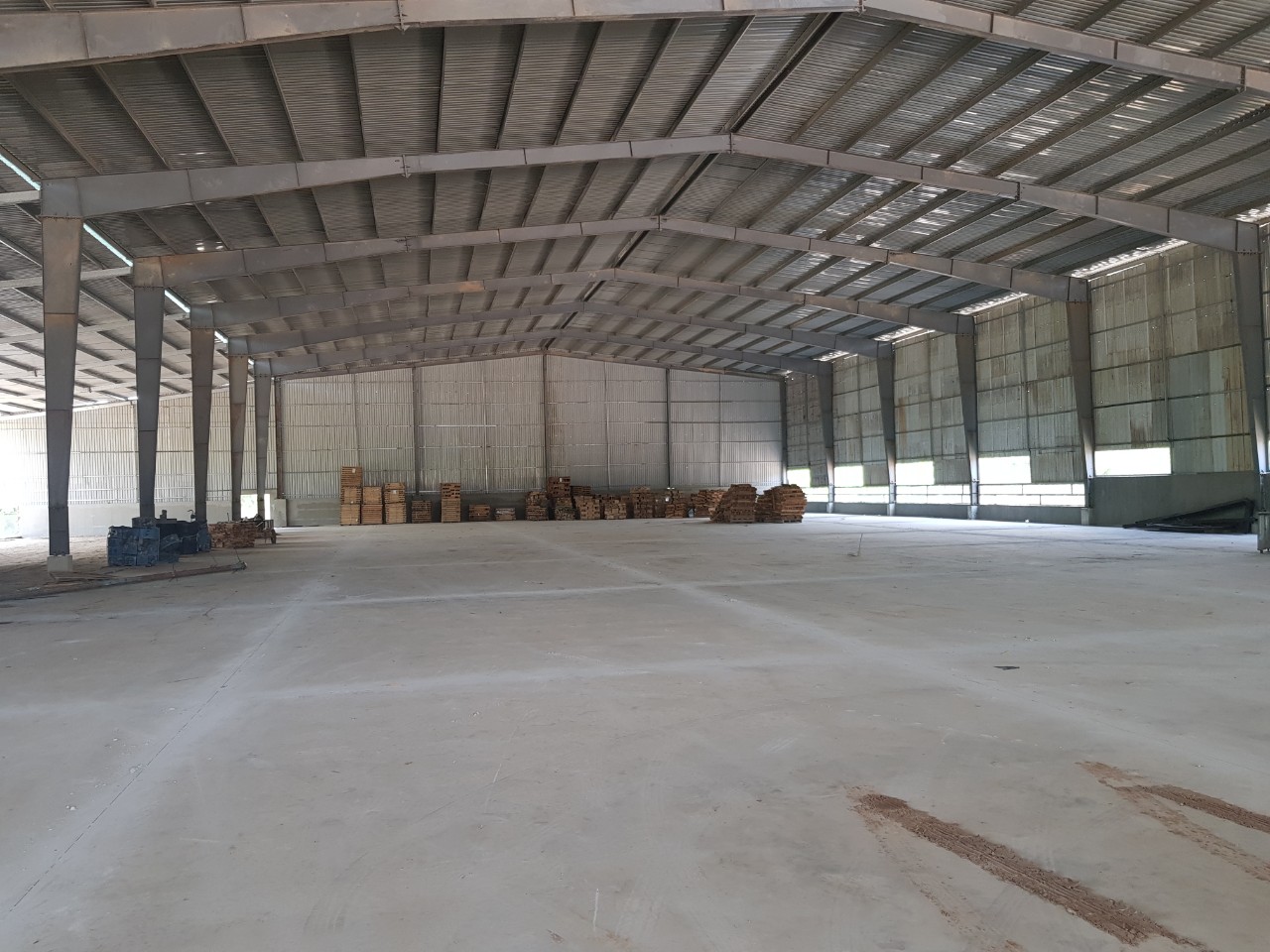 Cho thuê xưởng 4500m2 KV đất 10,000m2 mới xây ở TP Tây Ninh