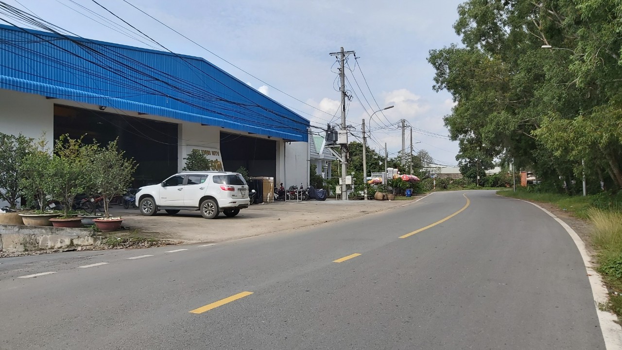 Bán nhà xưởng 1290m2 đất thổ cư, 02 mặt tiền đường Nguyễn Văn Khạ, huyện Củ Chi